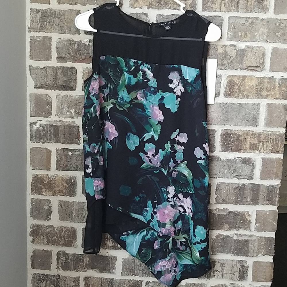 ❤Zac & Rachel Floral Asymmetrical Top